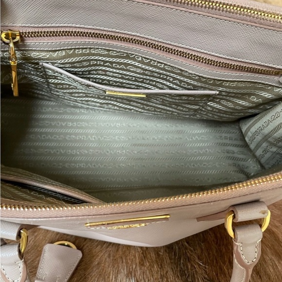 Authentic Prada Saffiano Lux Blush pink double zip leather tote - Picture 6 of 6